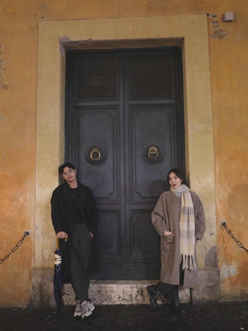 Gisella Anastasia jalan-jalan di Kota Roma.