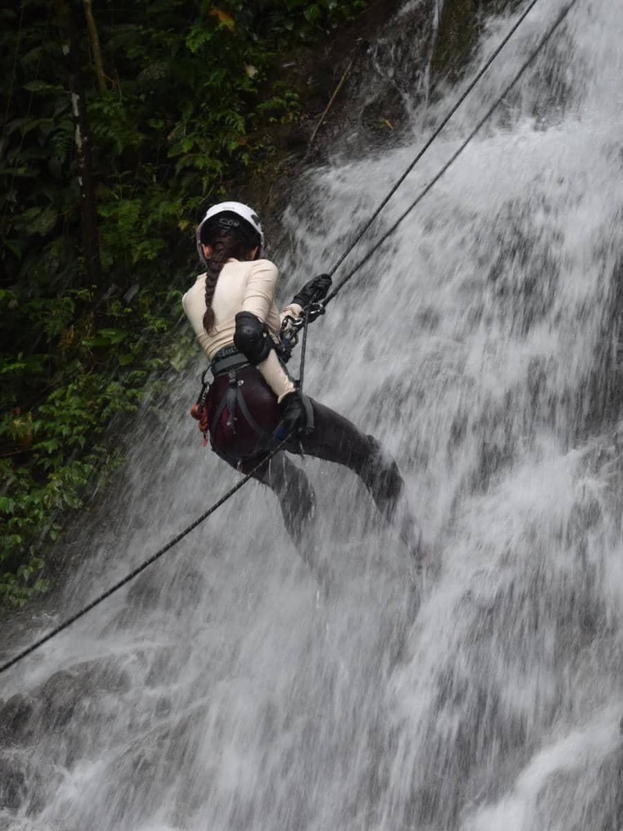 Novia Bachmid canyoning di Sentul