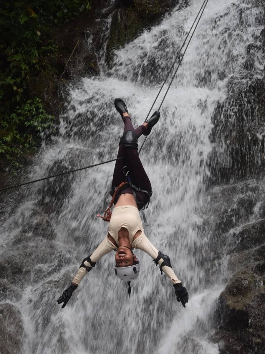 Novia Bachmid canyoning di Sentul