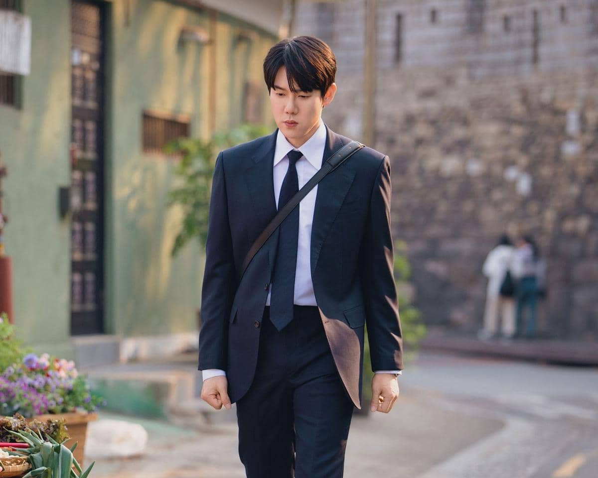 potret Yoo Yeon Seok di drakor Phantom Lawyer 