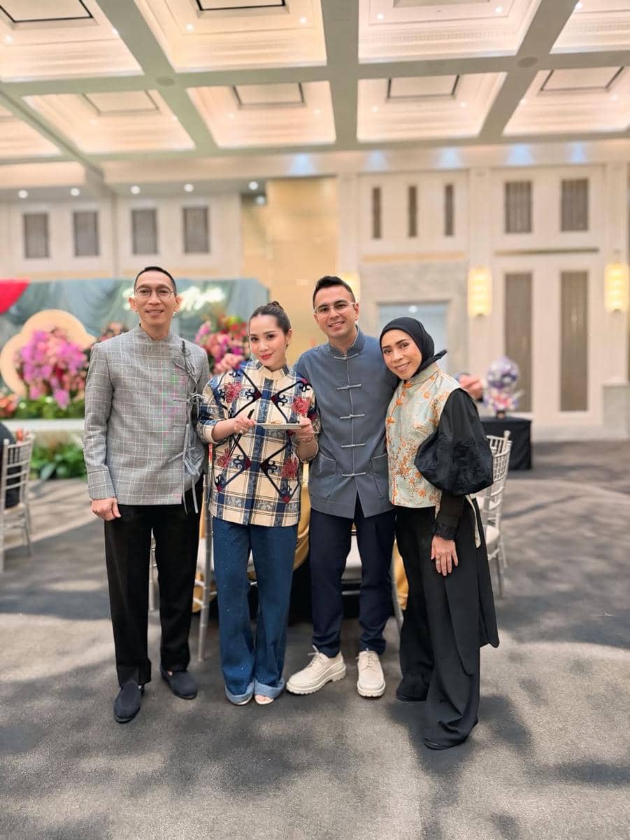 Gaya tamu artis di birthday party Raffi Ahmad dan Nagita Slavina (instagram.com/melly_goeslaw)