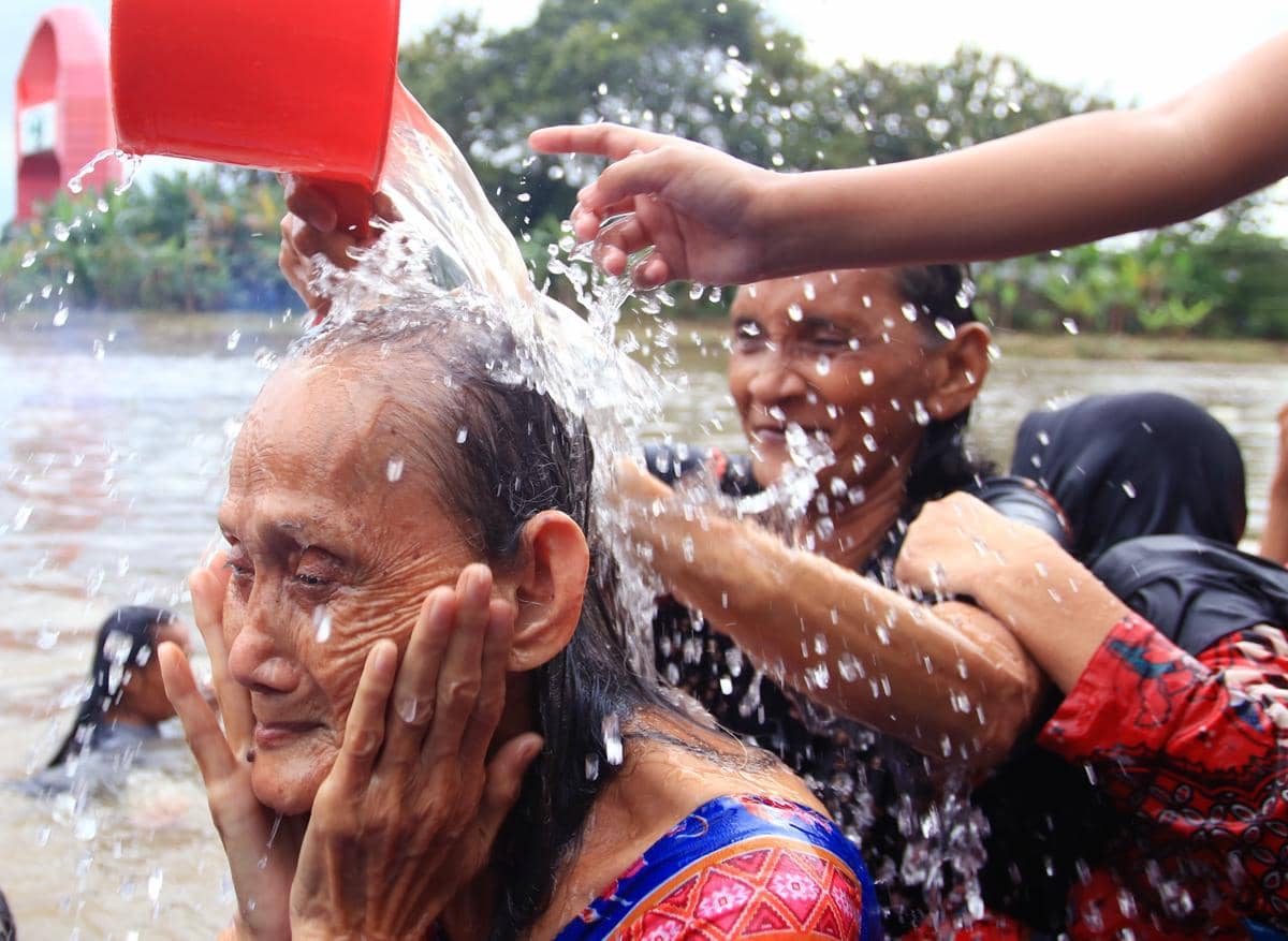 Tradisi keramas bareng di Tangerang, sebelum Ramadan 