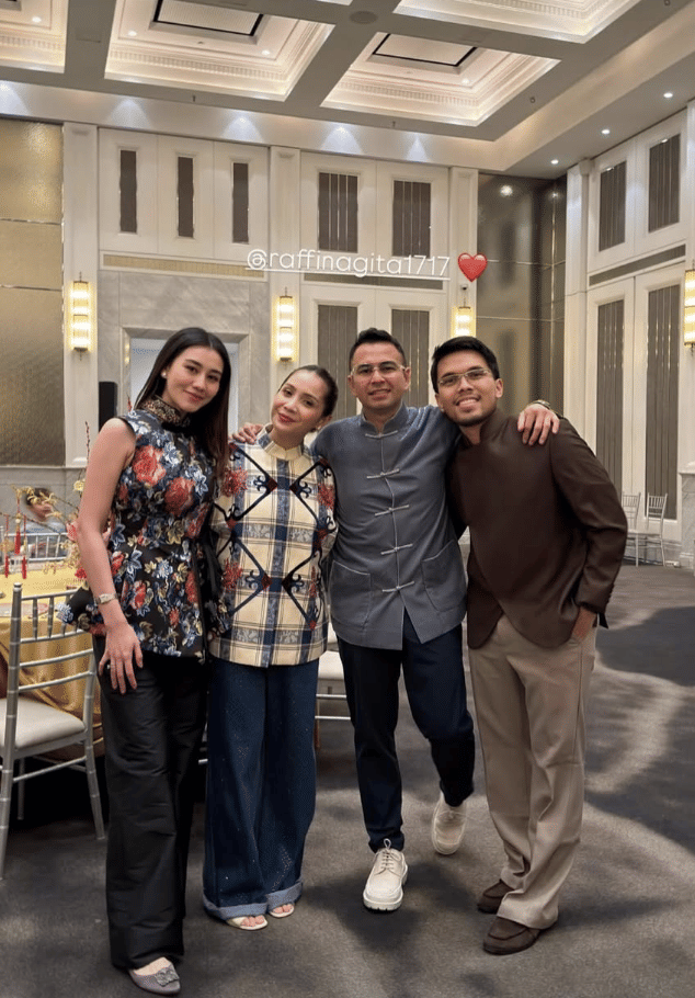 potret artis di acara ulang tahun Raffi Ahmad dan Nagita Slavina
