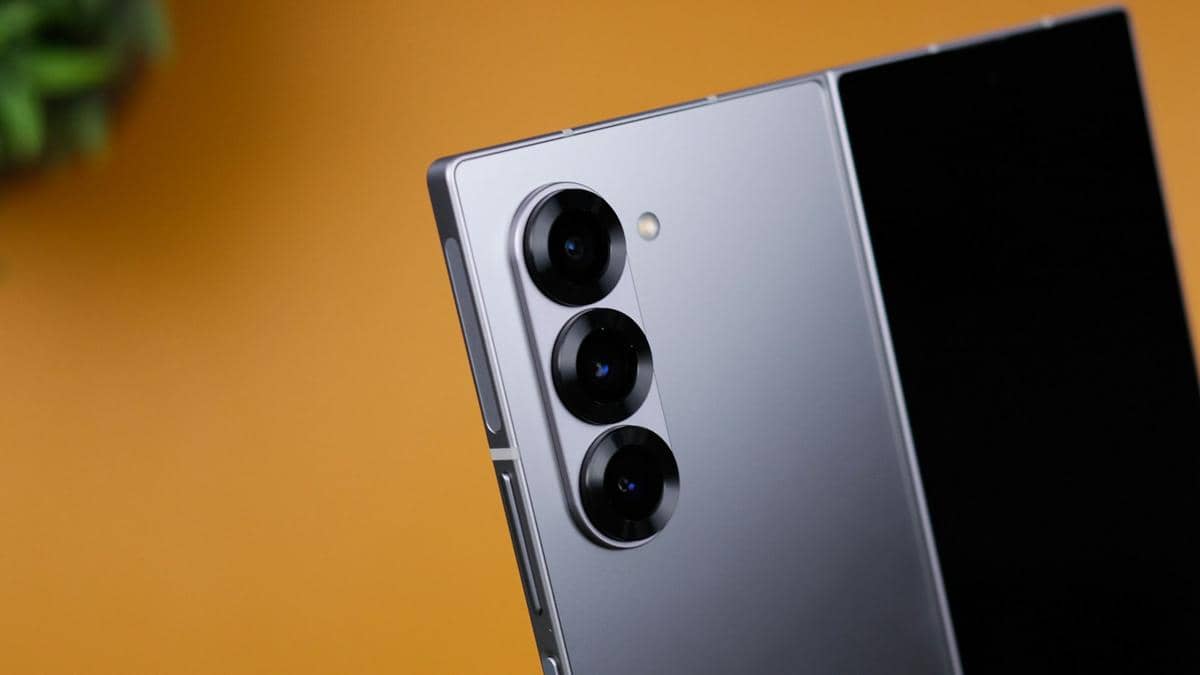 5 Fitur Kamera Android yang Hanya Bisa Digunakan di HP Lipat