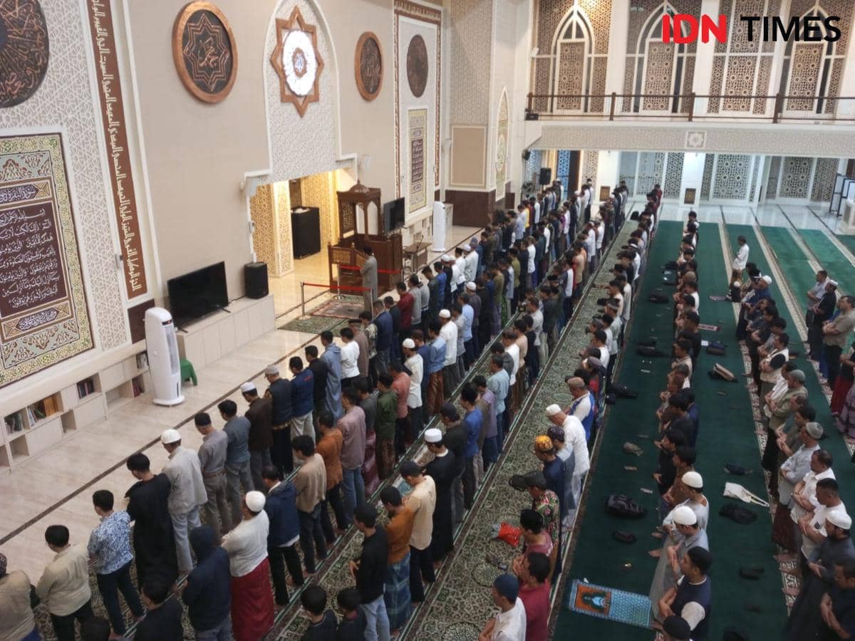 Suasana Tarawih Perdana di Masjid Agung Bogor, Kini Tiadakan Kultum
