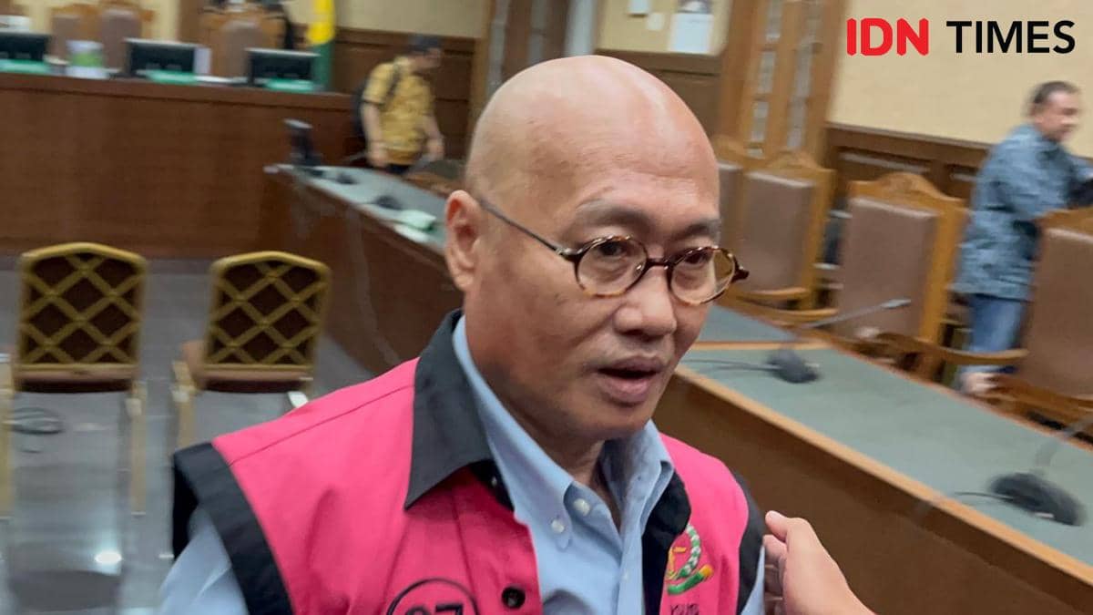 Advokat Ariyanto Bakri Dituntut 17 tahun penjara dan denda Rp600 juta subsider 150 hari kurungan dalam kasus dugaan suap dan pencucian uang. 