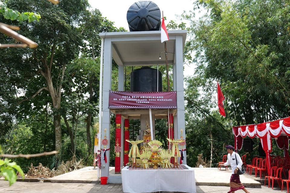 Tower tandon air di Banjar Abianlalang Tabanan