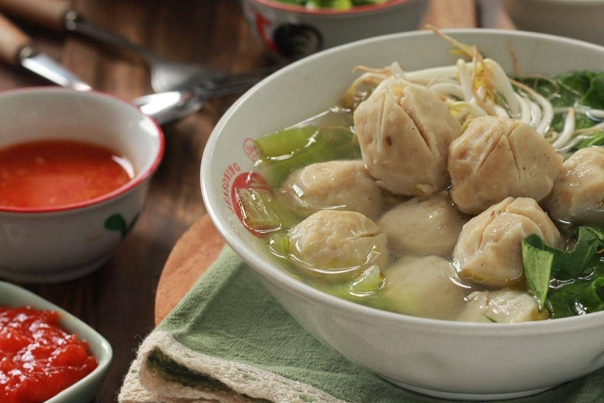 ilustrasi bakso sapi kuah