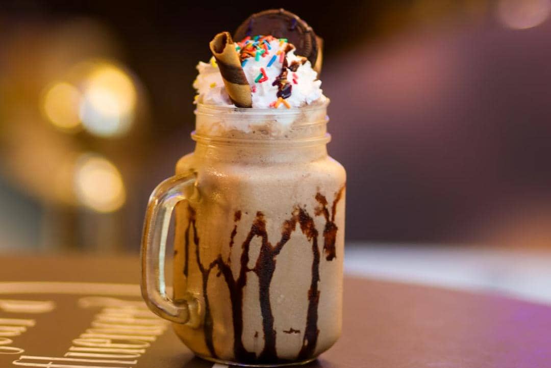 ilustrasi chocolate milkshake