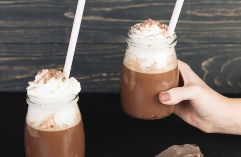 ilustrasi chocolate avocado frappe