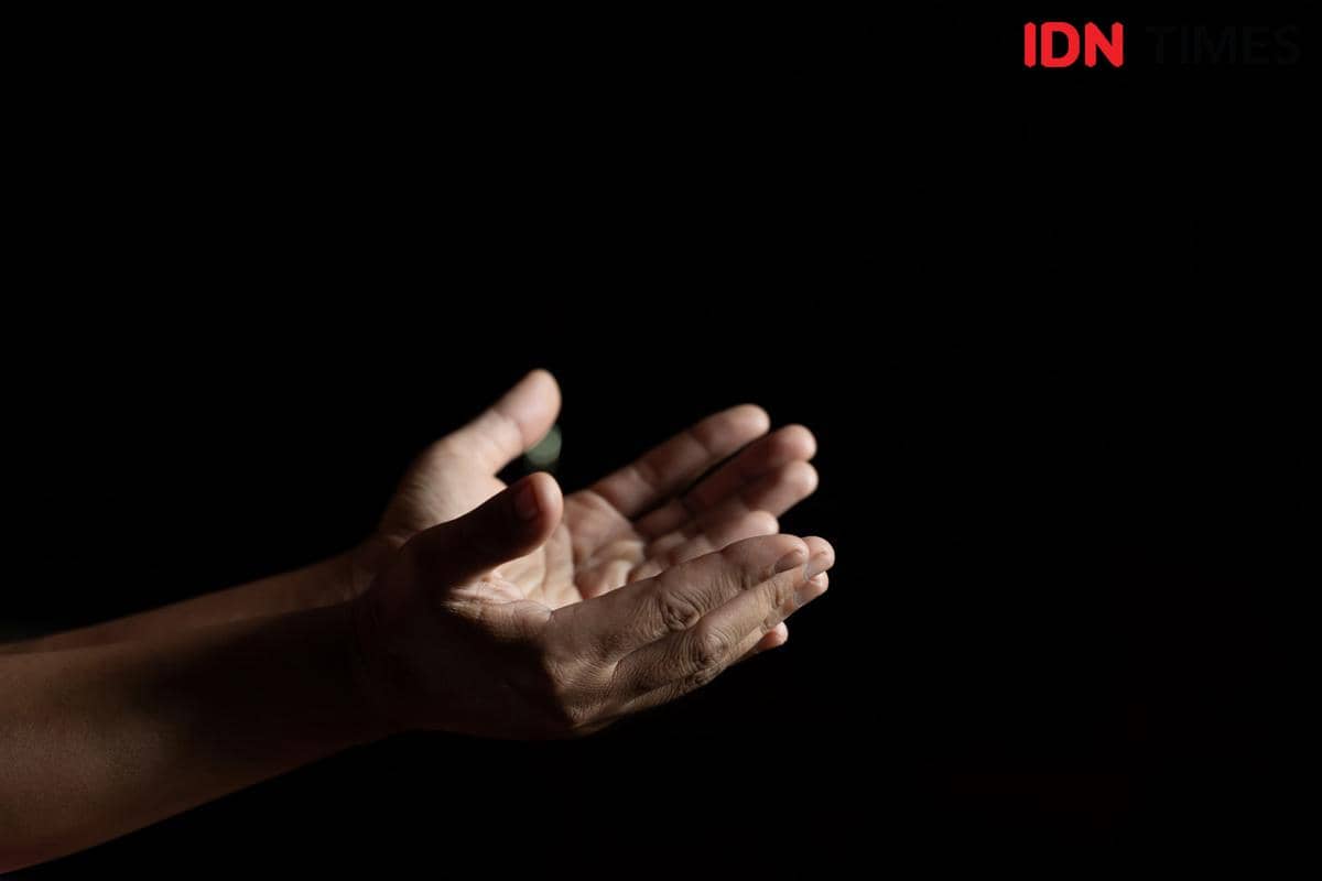 Ilustrasi berdoa, beribadah.