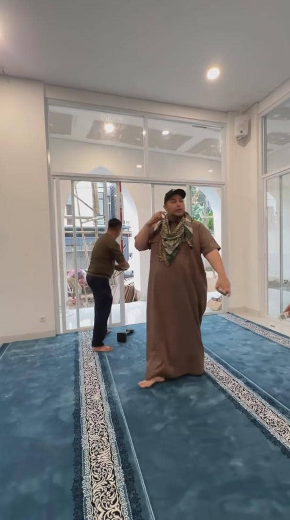 Ivan Gunawan resmikan masjid (instagram.com/ivan_gunawan)