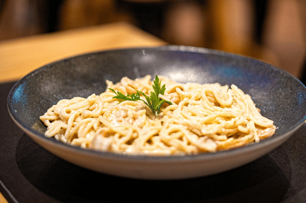 ilustrasi pasta alfredo rendah kalori