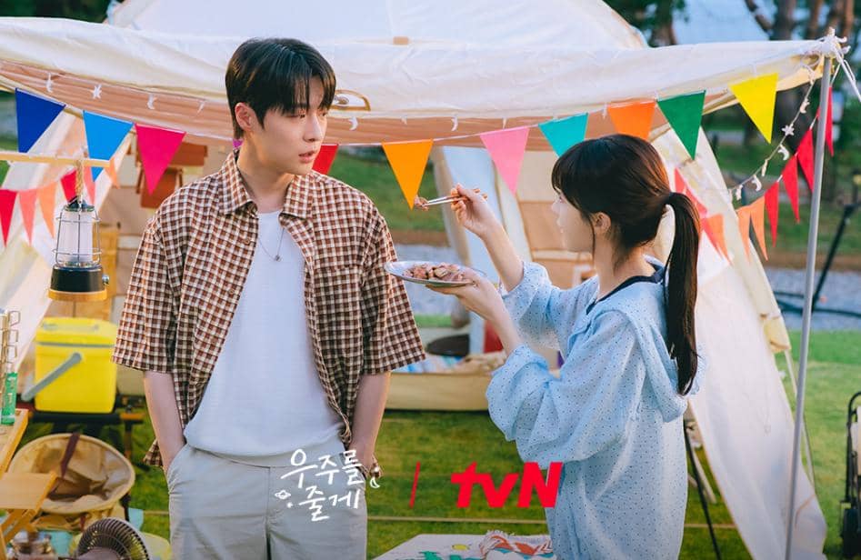 4 Love Language Woo Hyun Jin dalam Drakor Our Universe, Full of Love!