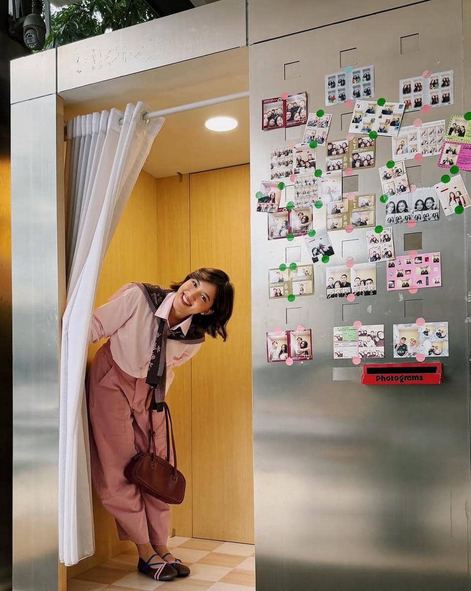 inspirasi OOTD nuansa pink ala Ify Alyssa