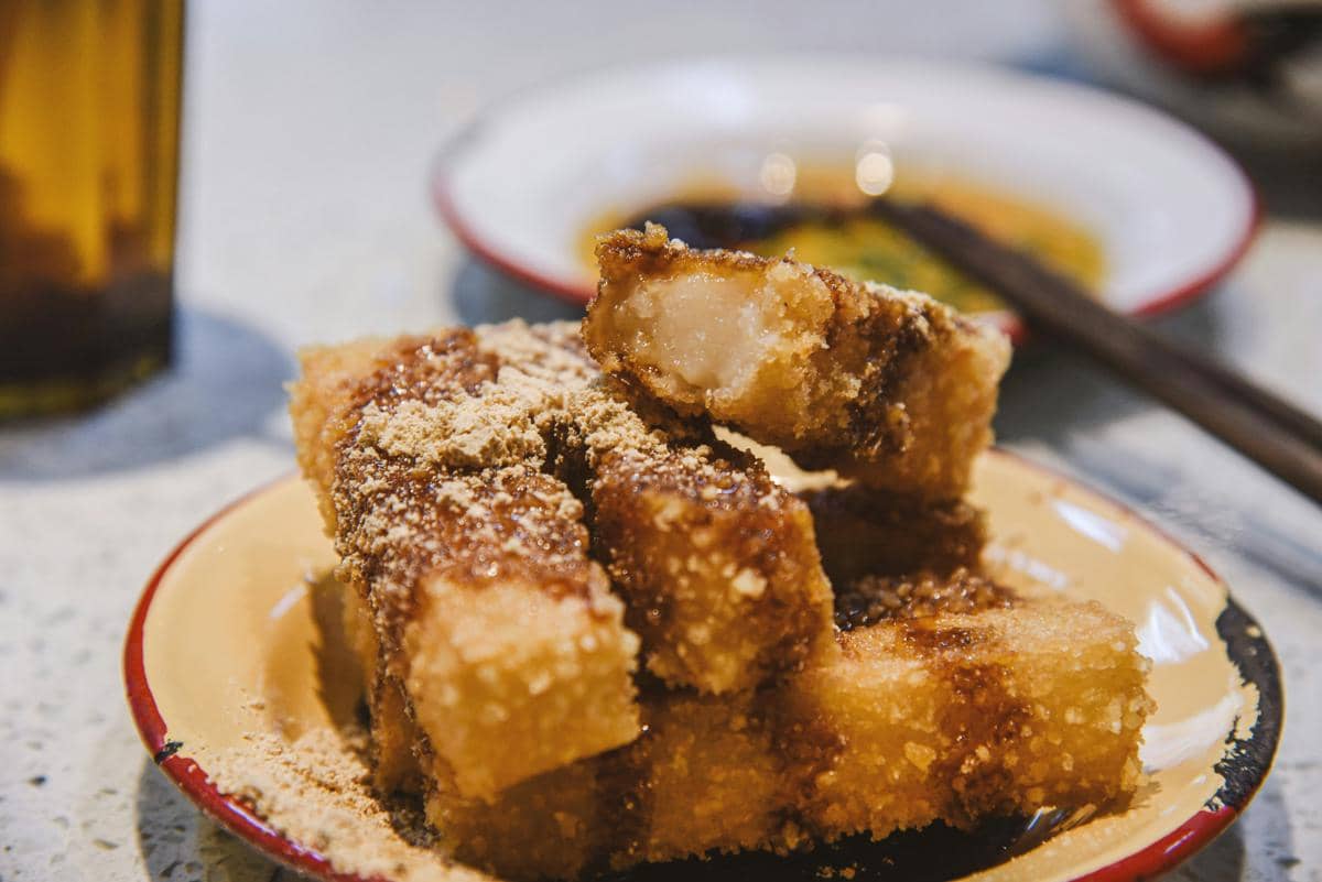 ilustrasi seporsi tahu gimbal