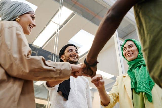 ilustrasi bekerja sama 