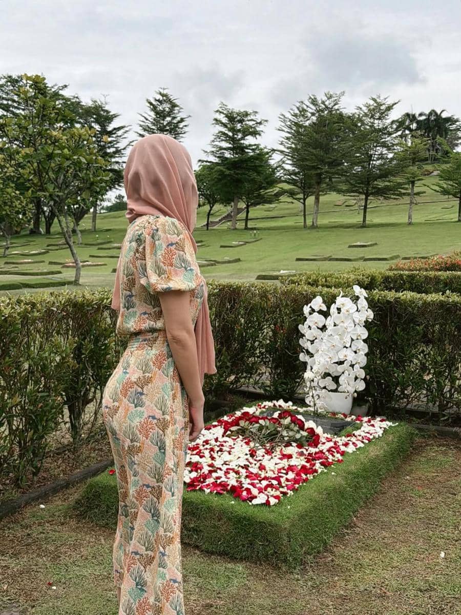 BCL berziarah ke makam mendiang Ashraf Sinclair