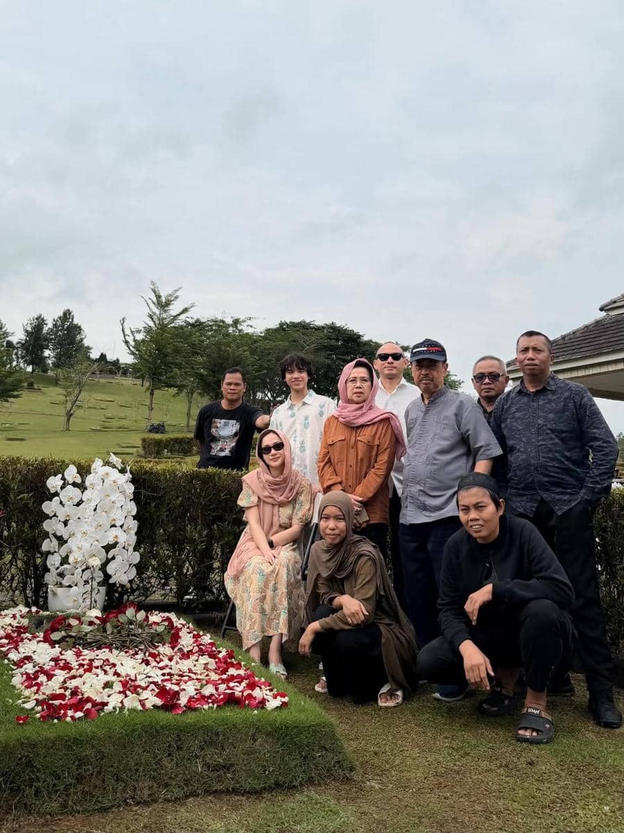 BCL berziarah ke makam mendiang Ashraf Sinclair