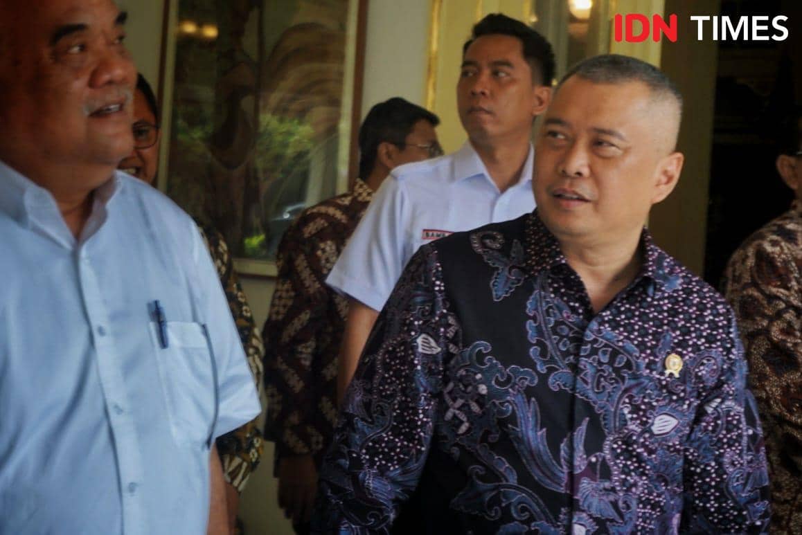 Menteri Perhubungan, Dudy Purwagandhi di Kompleks Kepatihan, Kota Yogyakarta, Kamis (19/2/2026)