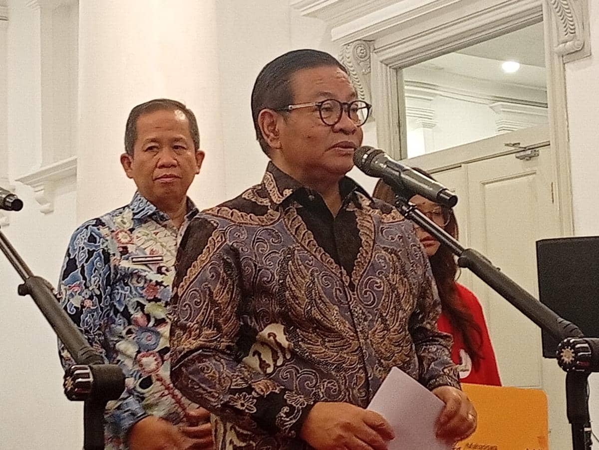 Gubernur DKI Jakarta Pramono Anung melakukan orentasi penerima baru KJMU di Balai Kota, Kamis (19/2/2026).