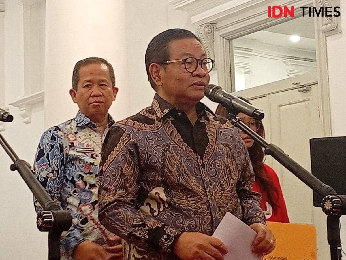 Gubernur DKI Jakarta Pramono Anung melakukan orentasi penerima baru KJMU di Balai Kota, Kamis (19/2/2026).