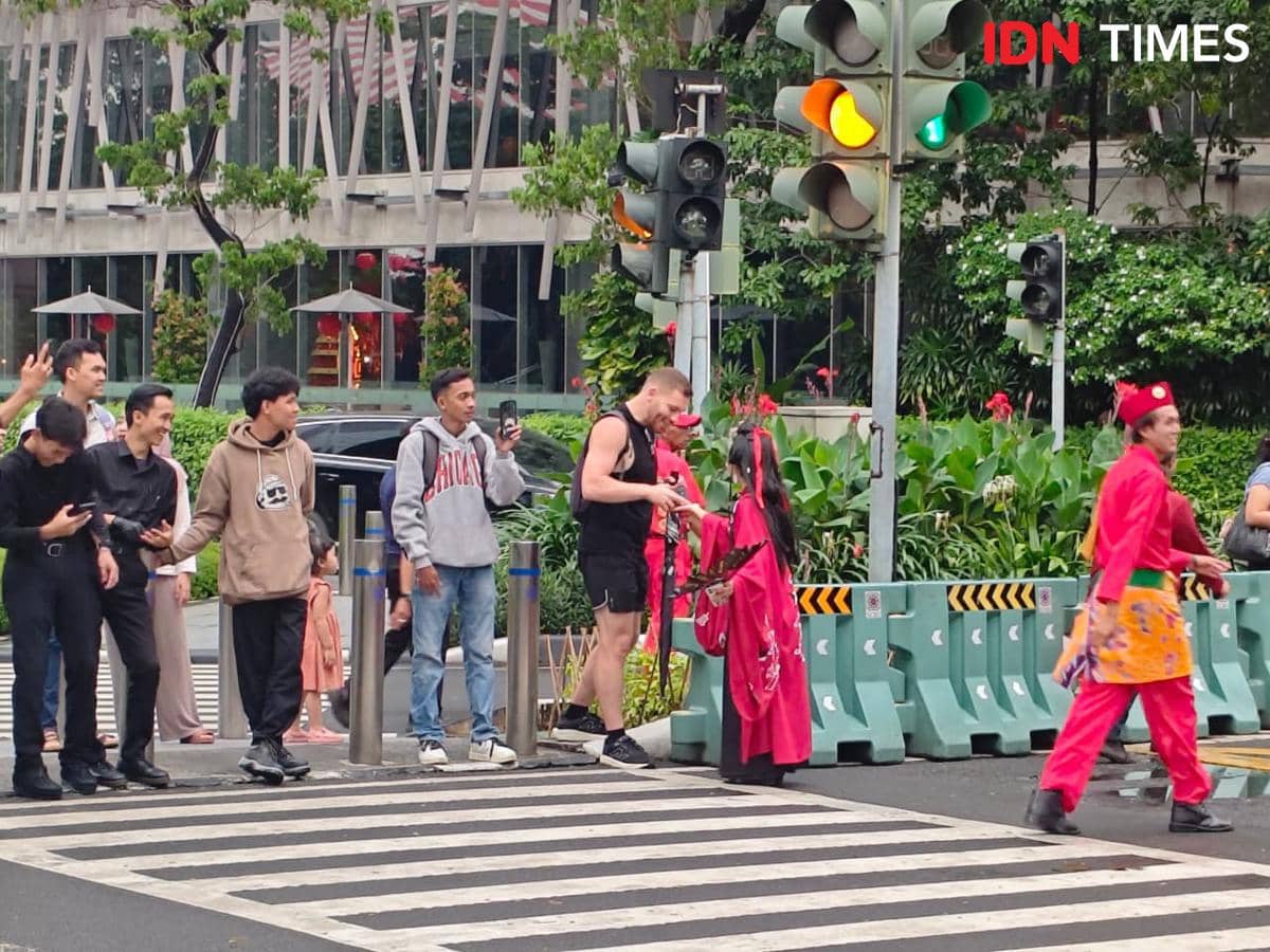 Potret kemeriahan pawai Imlek di acara “Ride to Luck” (Join the Journey, Catch the Luck) pada Selasa (17/2/2026) di SCBD