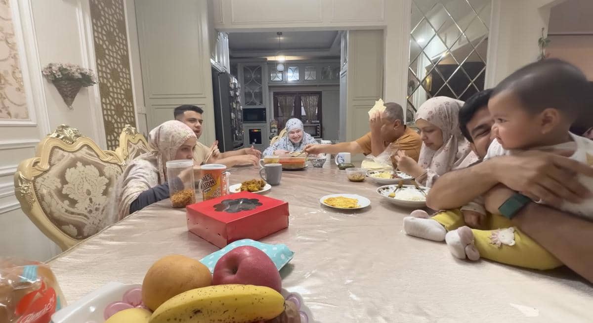Sahur perdana keluarga Fadil Jaidi Ramadan 2026