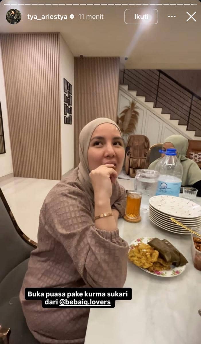 potret artis buka puasa perdana di Ramadan 2026