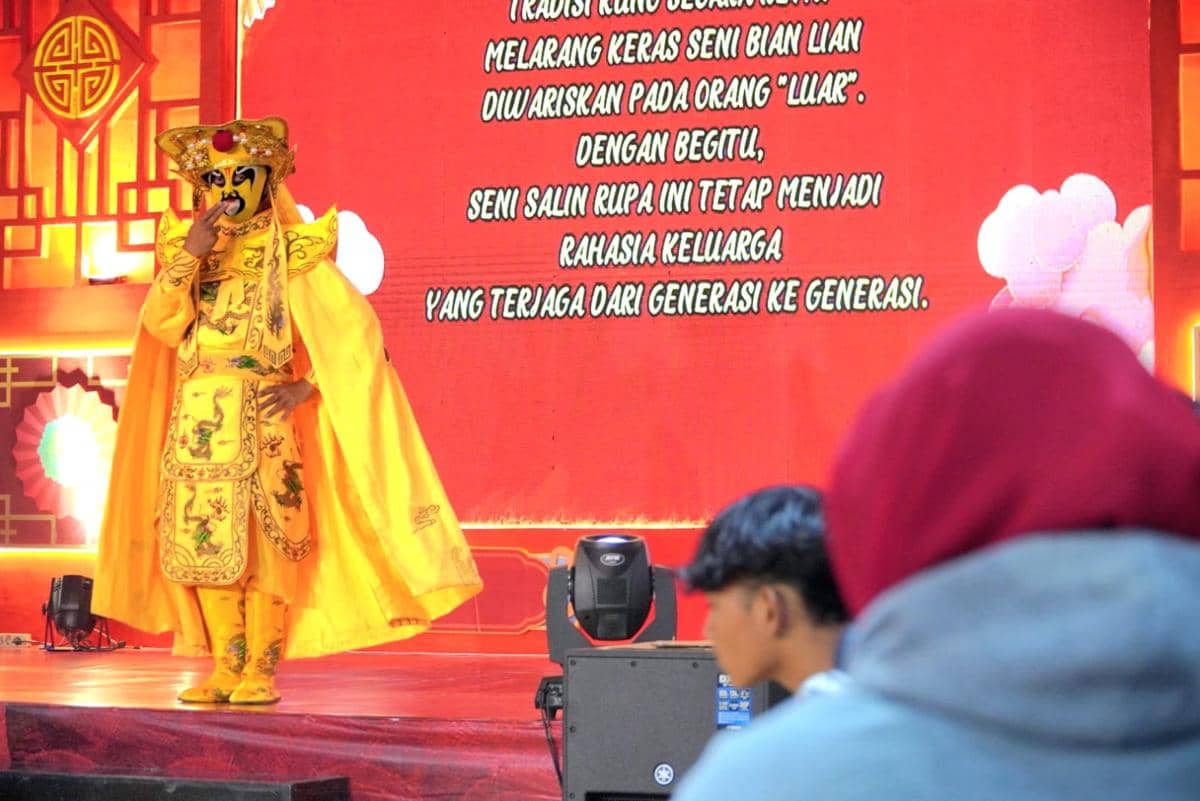 bian lian, mal ciputra, imlek