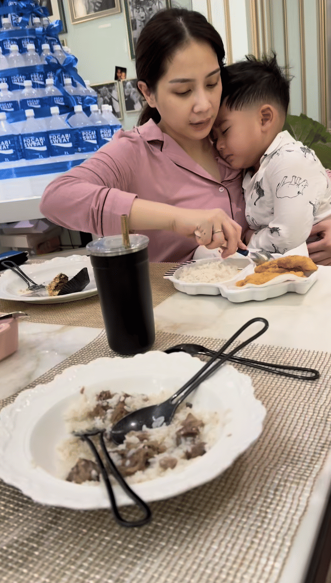 momen sahur pertama artis