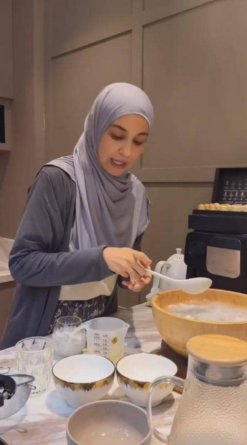 Buka puasa keluarga Shireen Sungkar