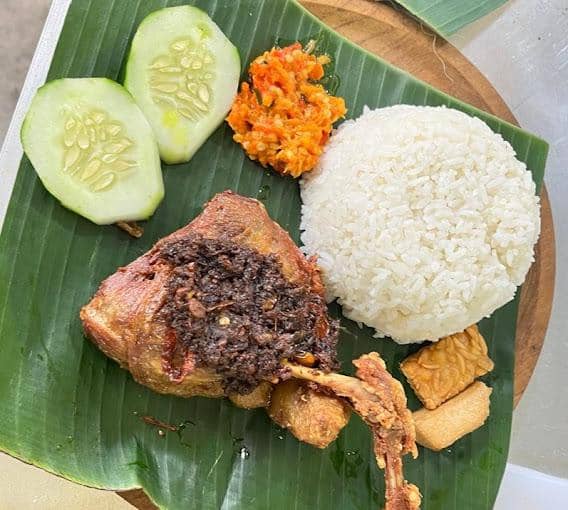 Ayam Bebek Ireng Pak Karso (googleusercontent.com/Ayam Bebek Ireng Pak Karso)
