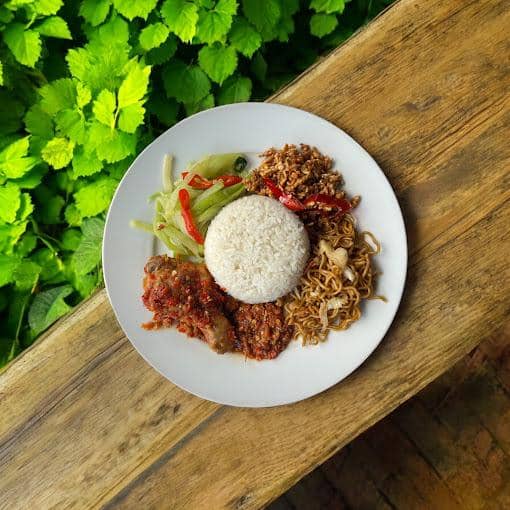 aneka lauk dan sayur Waroeng Desa (googleusercontent.com/Wardes (Waroeng Desa)