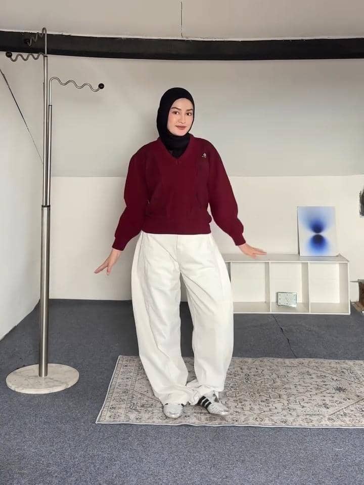 ide styling outfit merah ala Jihan Rifa