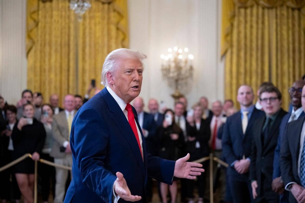 Sambut Baik Putusan MA AS, Macron: Paling Baik Sama-sama Untung