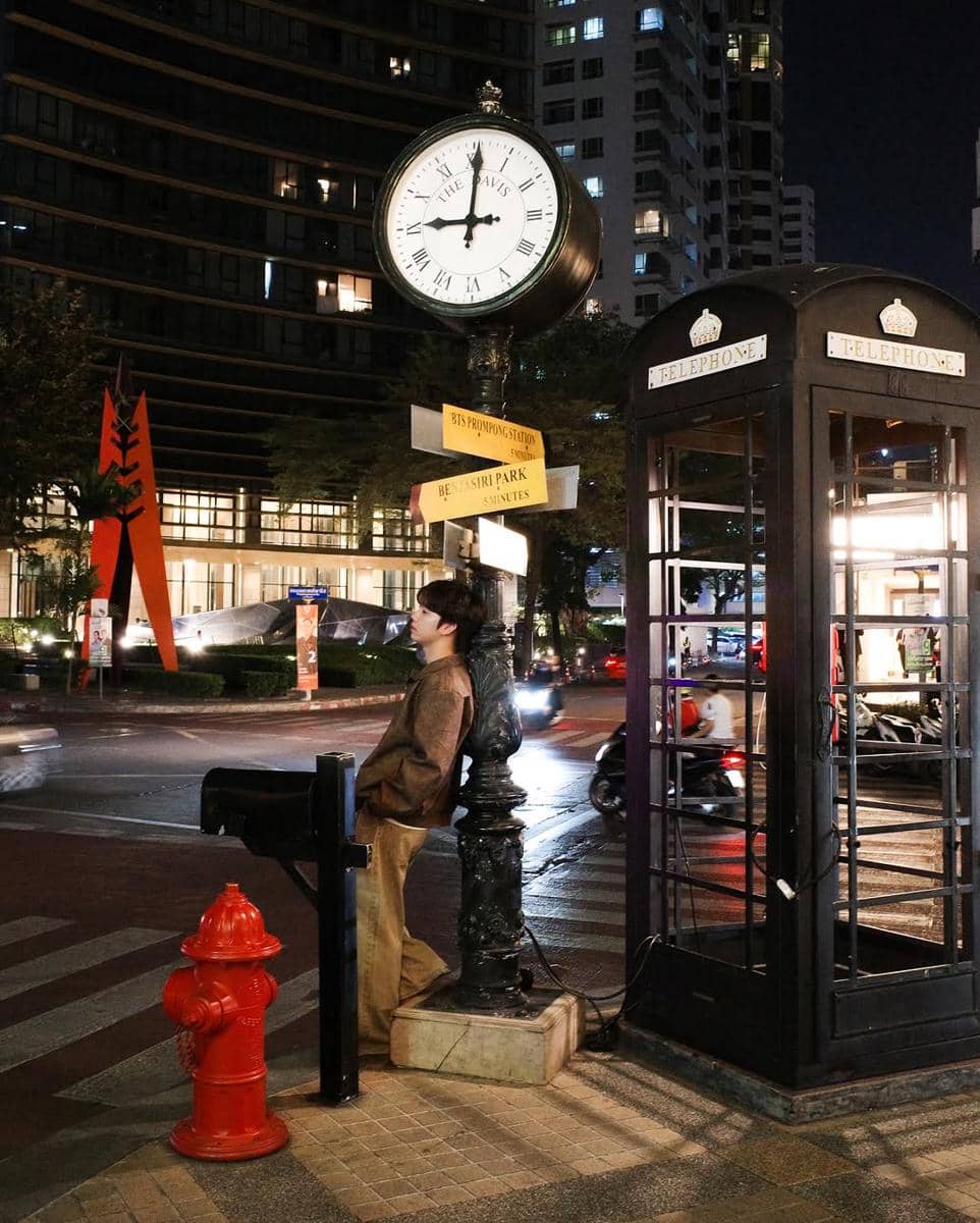 visualizer "Losing Myself"