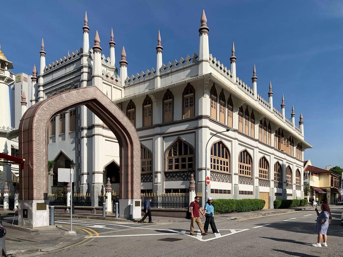 Bolehkah Ngabuburit di Masjid Sultan Singapura? Ini Aturannya!