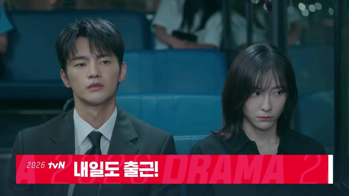 Seo In Guk dan Park Ji Hyun di drama See You at Work Tomorrow!