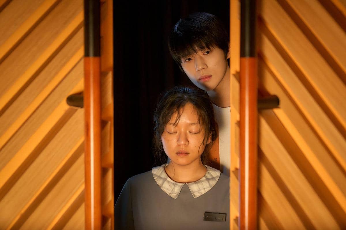 Go Ah Sung dan Moon Sang Min di Pavane