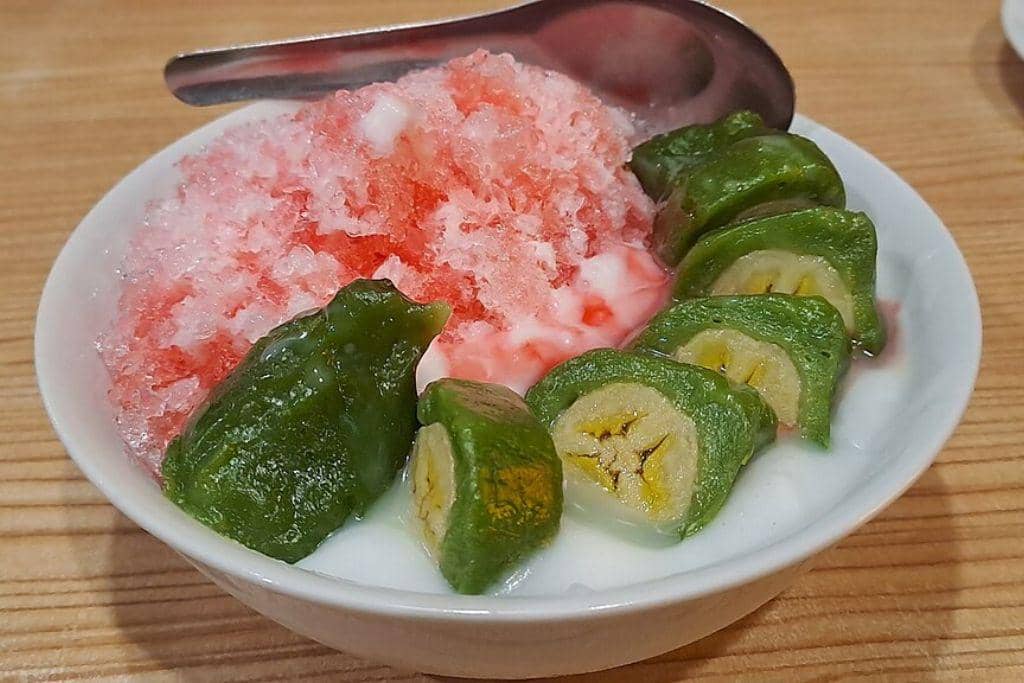 Ilustrasi es pisang ijo.