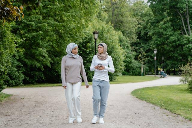 Banyak Langkah atau Jalan Cepat, Mana yang Lebih Penting?