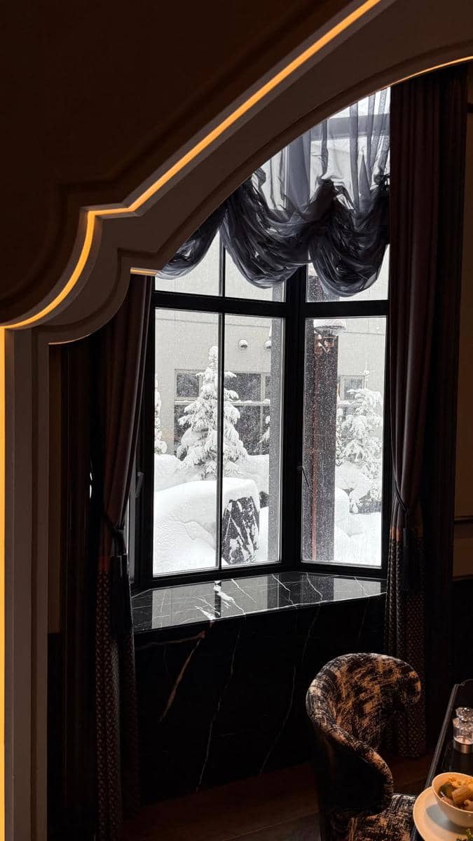 Boy William menikmati liburan musim dingin di Jepang