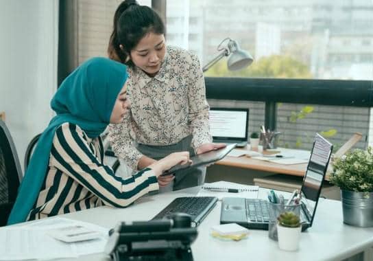 ilustrasi memberi solusi 