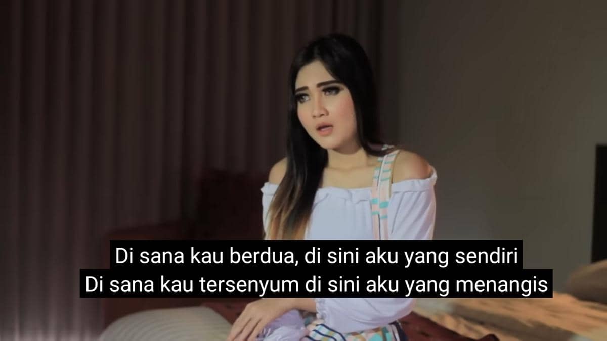 cuplikan video klip "Kau Tercipta Bukan Untukku"