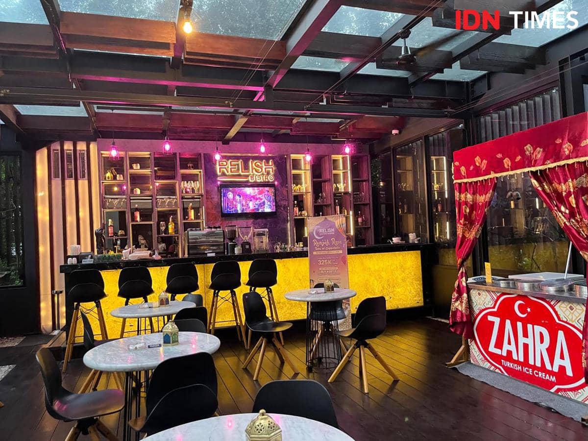 Potret area bar dan atraksi es krim selama Ramadan 2026 di Fraser Residence Menteng, Jakarta Pusat 
