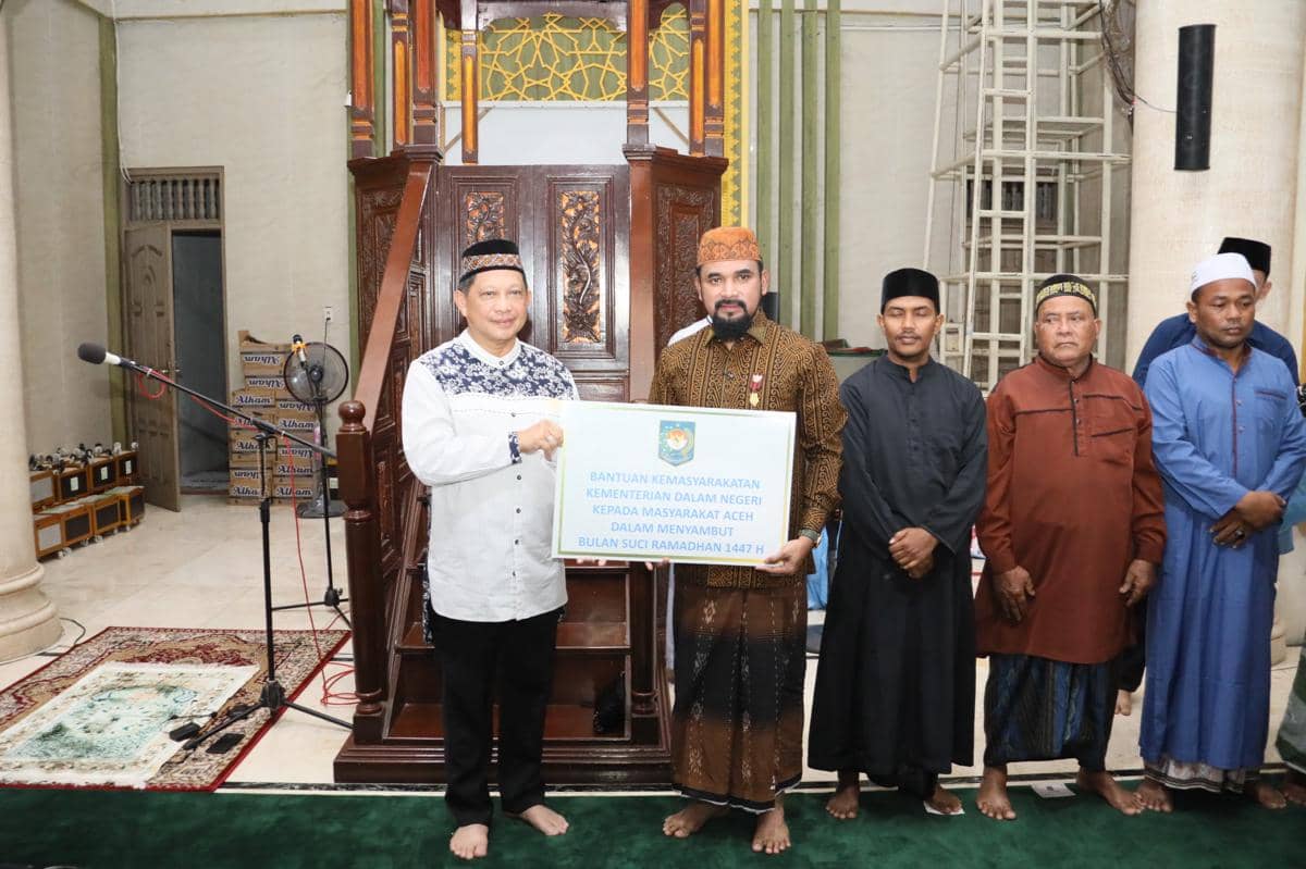 Awali Kunjungan ke Aceh Timur, Kasatgas Tito Salat Subuh dan Beri Bantuan