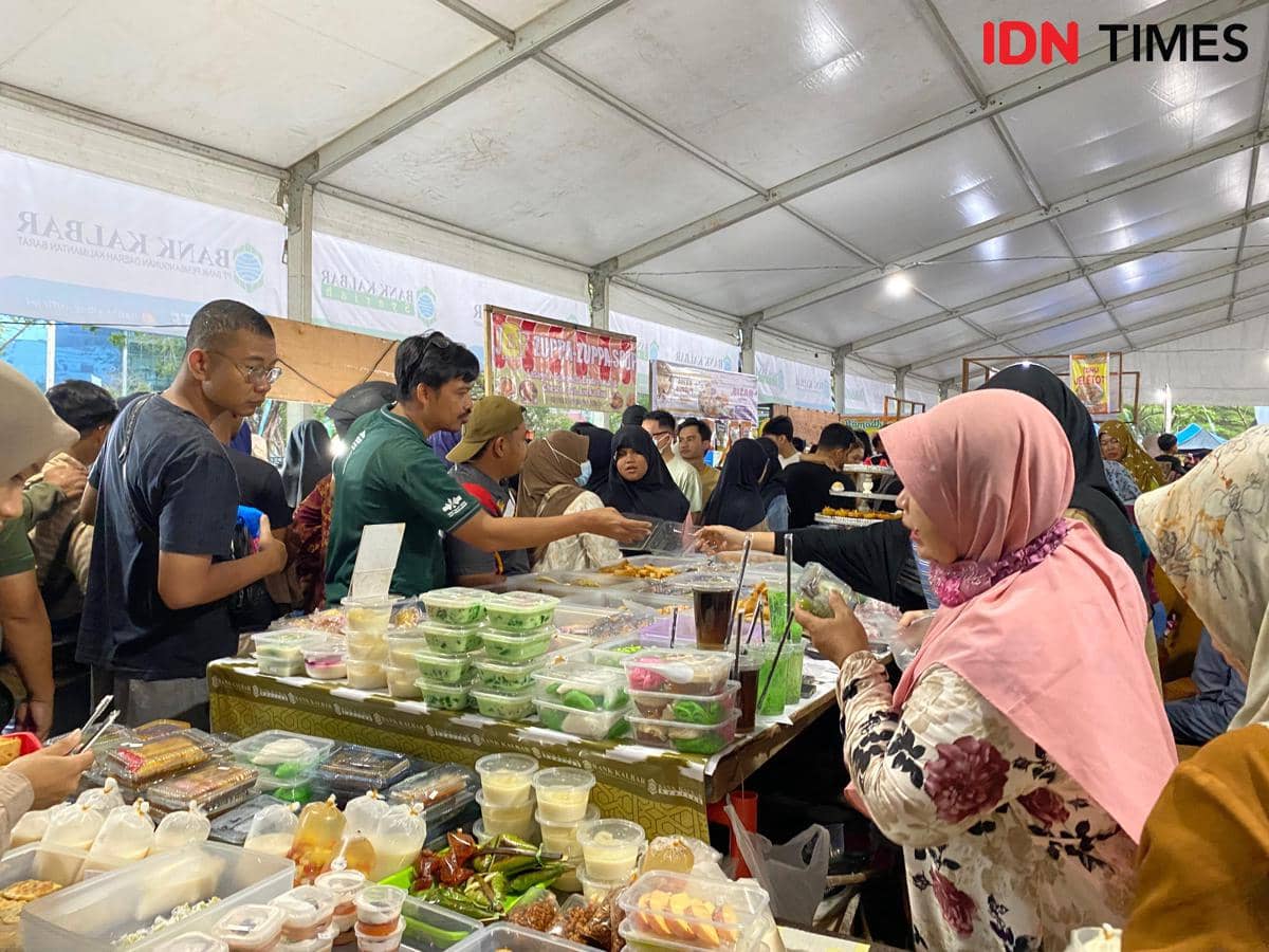 Berburu Takjil di Pontianak, Pasar Juadah Mujahidin Ramai Sejak Siang