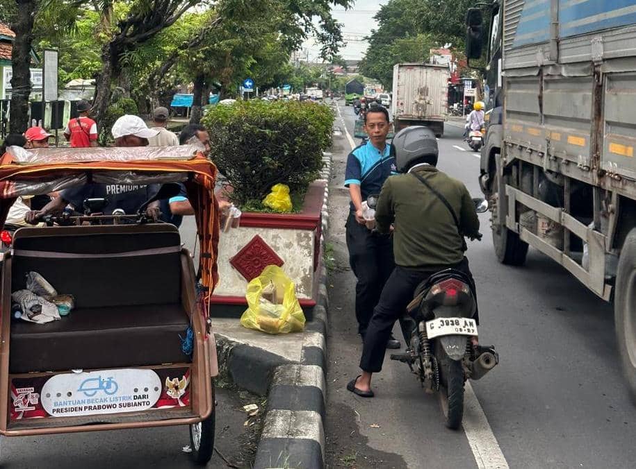 bri kendal, takjil gratis, berbagi ramadan