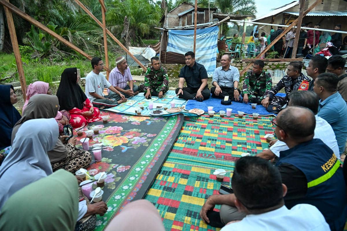 Banjir Tapteng, Bobby Janjikan Rp60 Juta untuk Rumah Rusak Berat